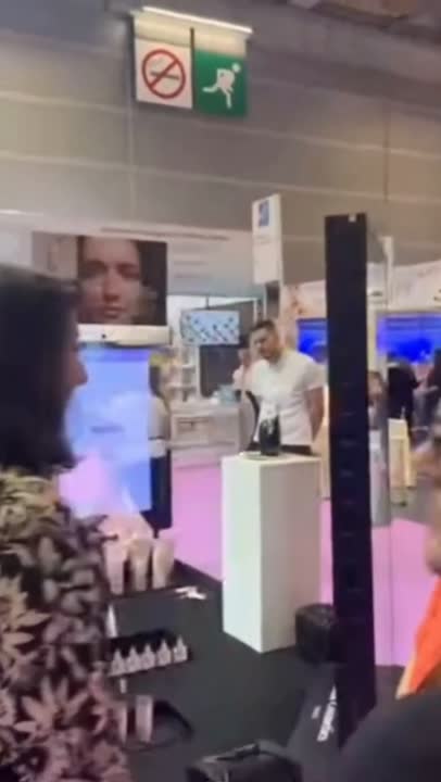 The ABBI mirror presented at a professional beauty event